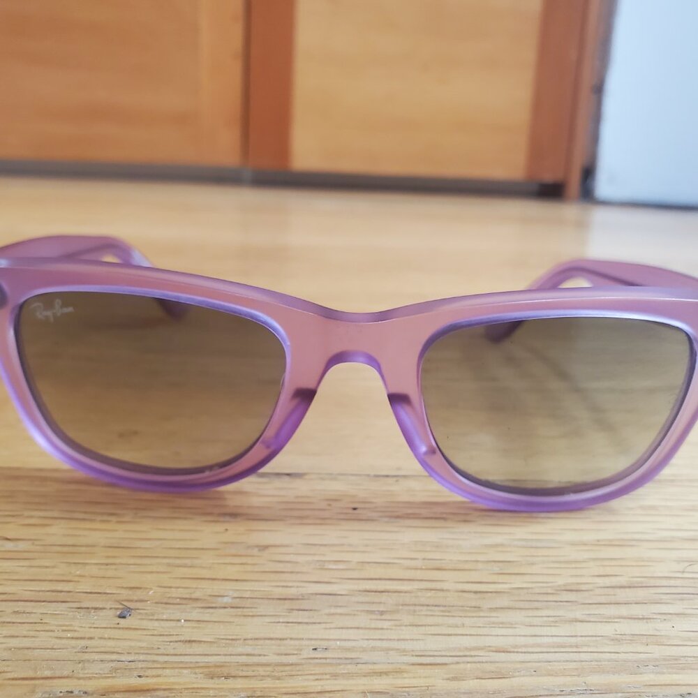 Ray Ban Wayfarer Sunglasses Ice Pop Strawberry - Picture 3 of 8